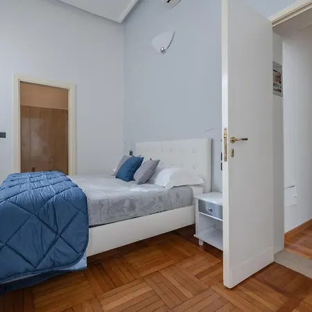 The Art Gallery Apartment *