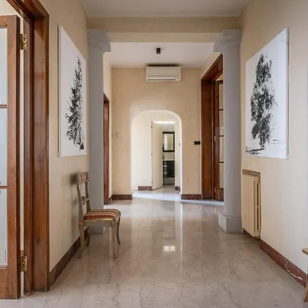 The Art Gallery Апартаменты Флоренция