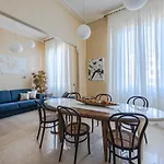 The Art Gallery Apartment *